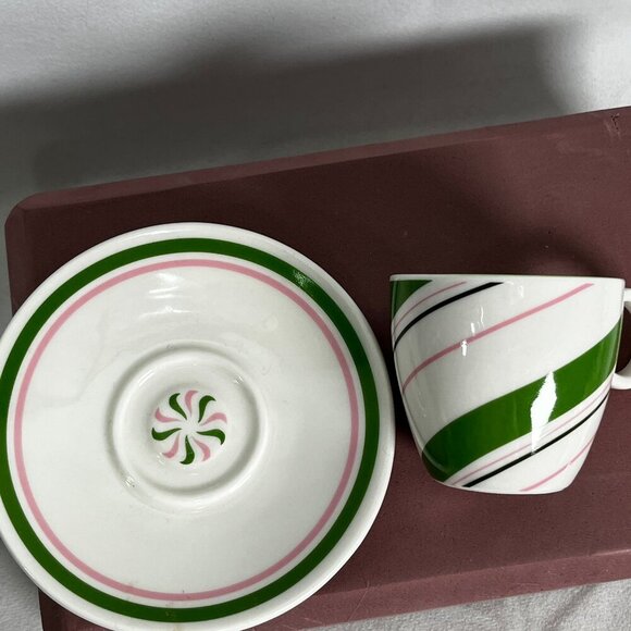 HOLIDAY Starbucks 2007 Espresso Demitasse Cups & Saucers. Candycane Swirl 3fl/oz - Picture 2 of 5